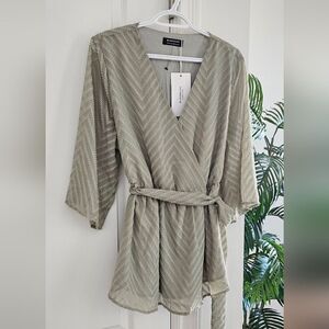 Nwt BloomChic TexturedโWrap Top